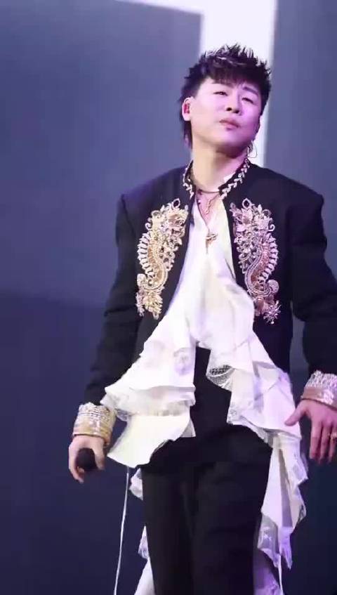 胡彦斌2026巡演六城启动，苏州深圳首演门票嵌金片