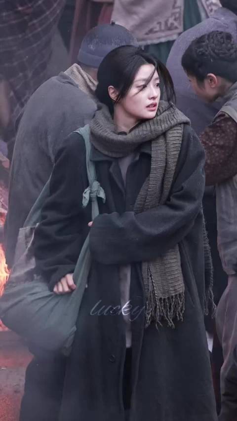 徐若晗怎么走民国剧里演韩剧啊，乱世佳人氛围感拉满！