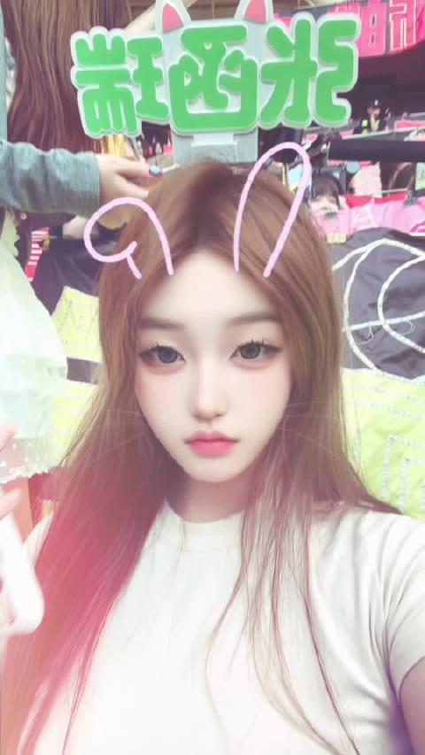 荣耀之战你们带上我呗 我看见相册里的视频我好想哭