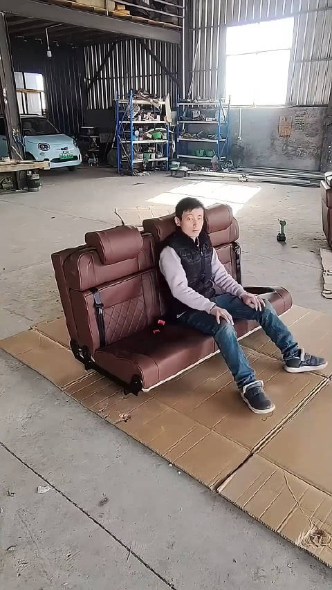 VAN哥提醒床车座椅改装存隐患，碰撞安全与共振问题需警惕