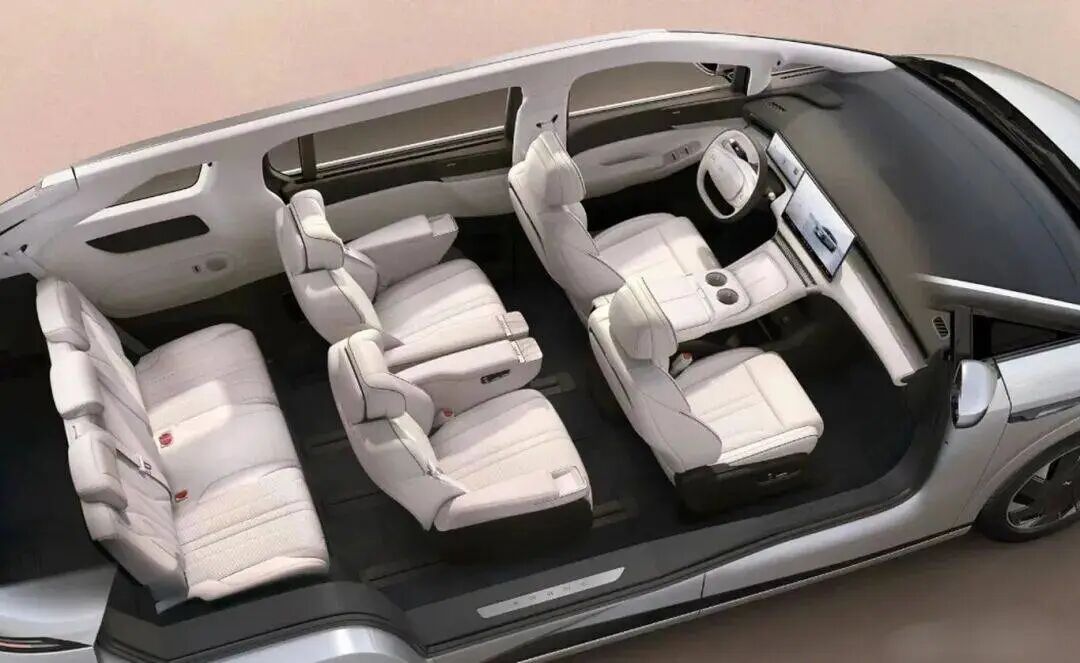 经常多人出行,选大6座SUV还是7座MPV?很多人选错了