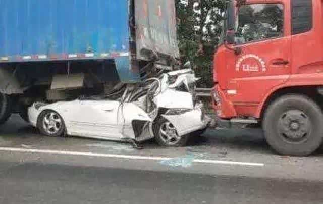 高速公路上，大货车有多危险？这几张图告诉你答案！