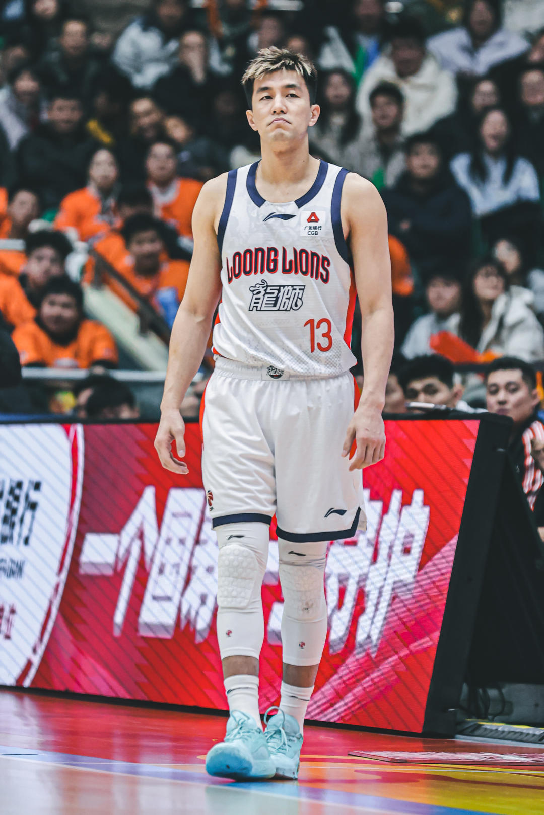 郭艾伦单场得分创赛季新低：有人慢慢退场，有人加速闪亮