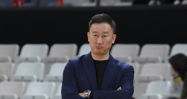 刘维伟：杨瀚森离队后没有5号位，下一阶段会补充内线外援