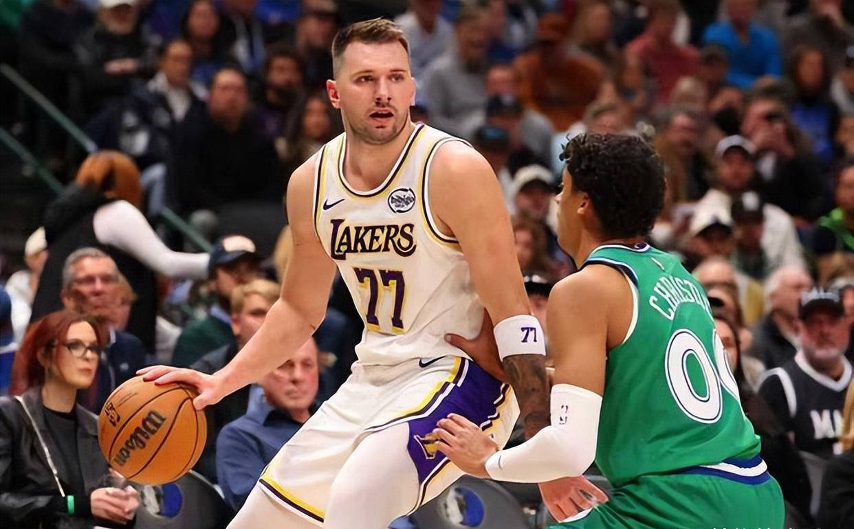 极限逆转!湖人5分钟狂飙27-6，东契奇四战全胜打爆老东家独行侠