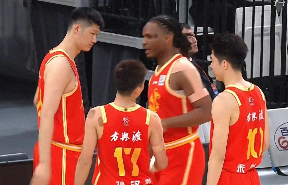 广厦男篮9分力克山东,珀塞尔16中2克里斯2812,王证表现亮眼