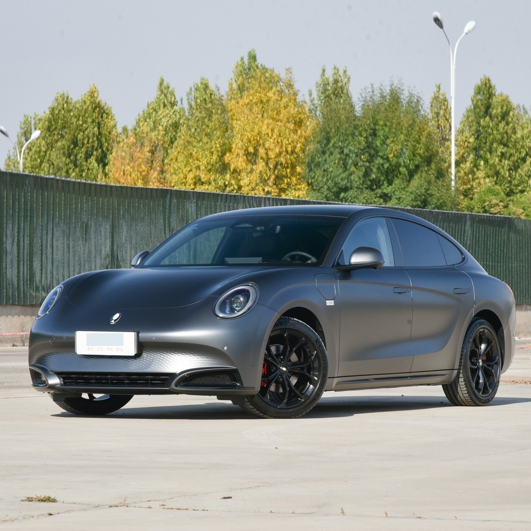 30万内中型轿车五强对决:电动与燃油的多元选择