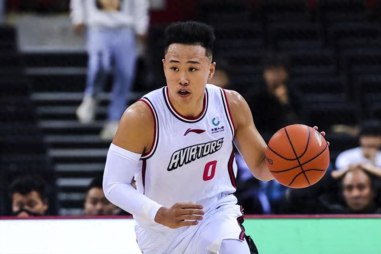 贺希宁狂揽44分创个人生涯新高 深圳力克广东迎来4连胜_PP视频体育频道