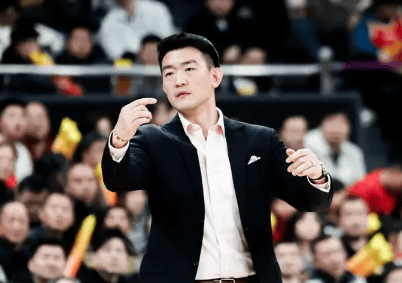 王博：双方都在全力去拼防守，这场是一场对抗很激烈的比赛