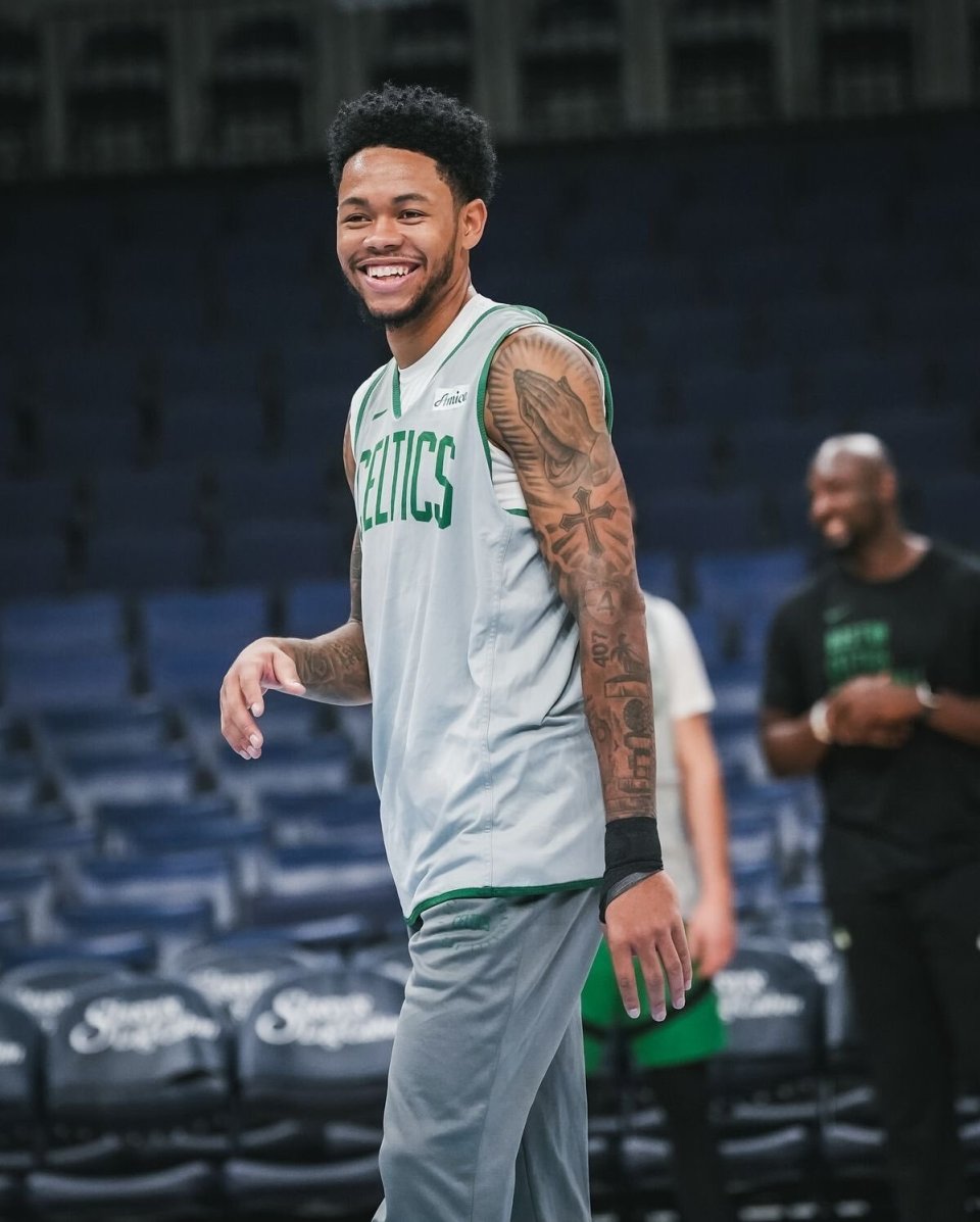 凯尔特人交易动向:西蒙斯表现出色后,球队权衡引援加福德与薪资压力