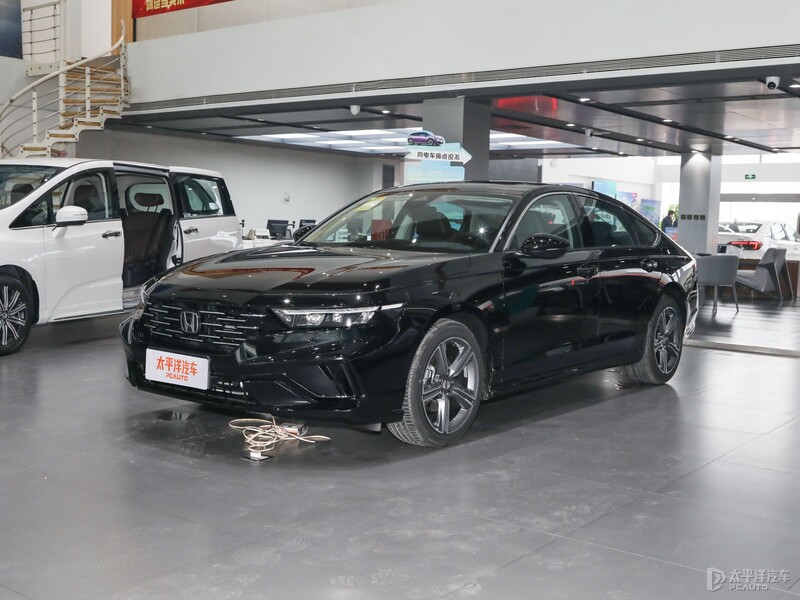 本田雅阁的后排乘坐空间表现究竟如何