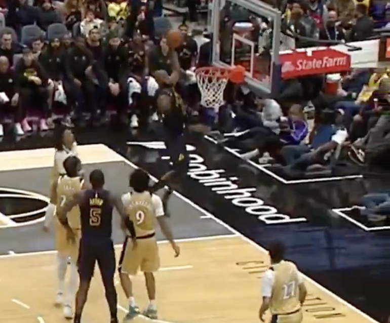 艾顿：我给詹姆斯的空接简直糟透，要是别人教练就得换下我