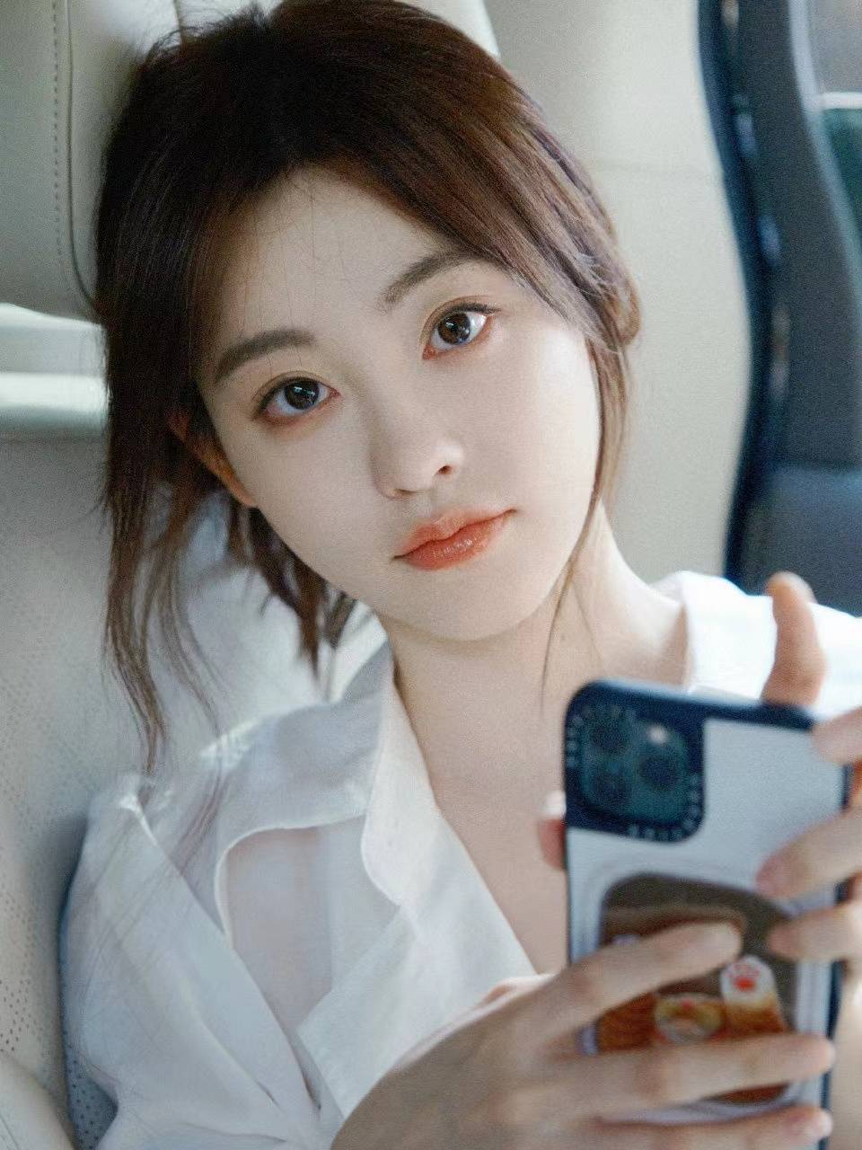 祝绪丹白水妆惊艳亮相，清新美女实力圈粉！_时尚_自然_化妆