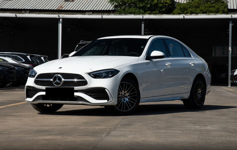 标配2.0T发动机,奔驰C级配置再提升,比老款更值得入手