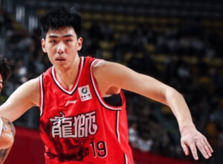 徐昕半场出战17分钟，投篮5中3得到6分6篮板1助攻1抢断1盖帽