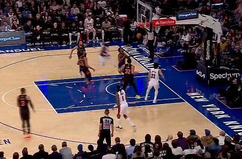 格兰特中距离跳投命中，开拓者最多落后24分追到个位数