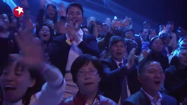 小哥清唱说来就来，周华健满脸震惊，简直像仙乐