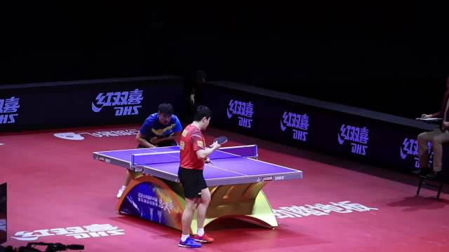 2024乒超总决赛王楚钦梁靖崑结结实实的拥抱