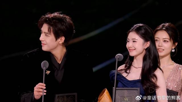 王安宇刘浩存同台，现场撒糖互说情话，太甜了吧丨星光大赏