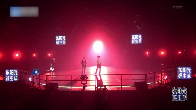 不愧是乐坛老前辈！彩排指导王源用假音，真假切换太自如