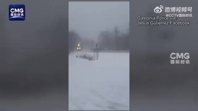 美一火车暴风雪中与卡车相撞，事件未造成人员死亡