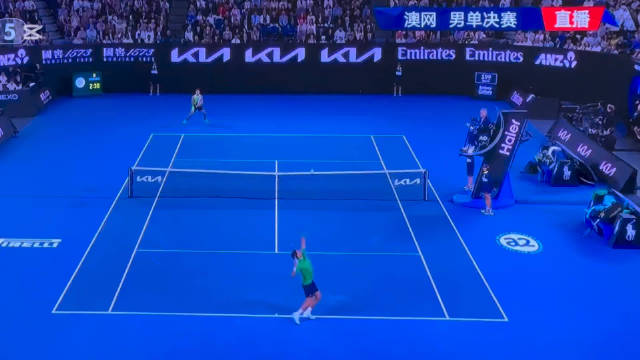 德约科维奇澳网激战阿尔卡拉斯，新生代底线技术惊艳