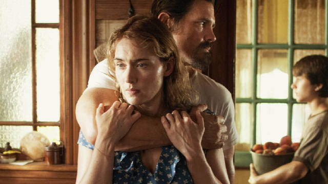 爱情片《情动假日》丨单亲妈妈遇上越狱杀人犯，没来得及报警就爱上了他！