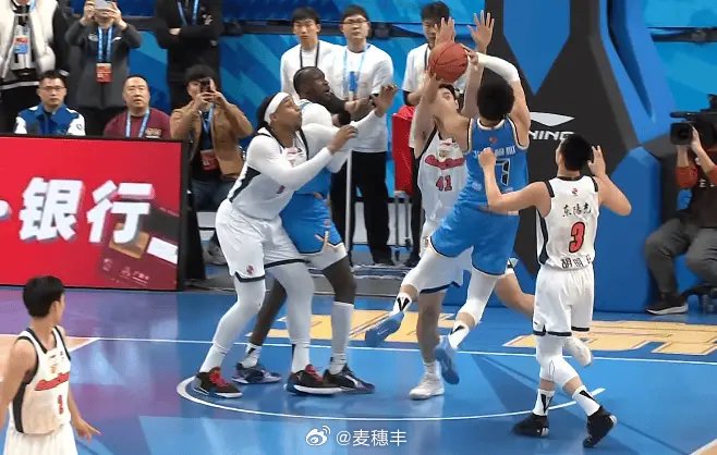 徐杰的伤病对广东东阳光队的攻防体系造成了多大影响？