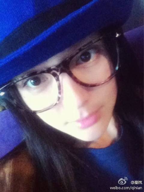 此女美萌 嘟嘴且怼脸随便拿捏