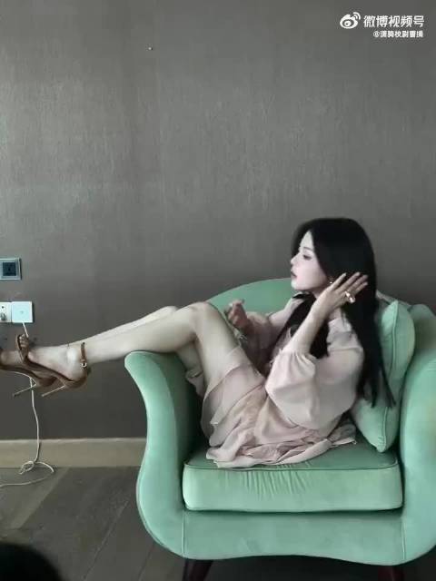 杨超越的身材很曼妙