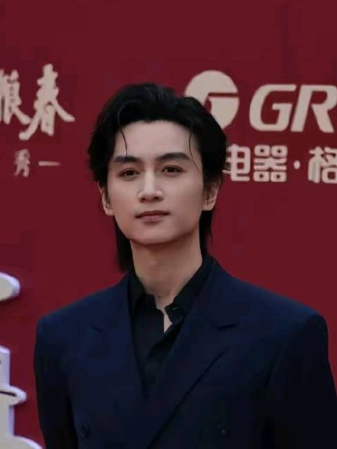 陈晓获最具号召力奖引业内深思