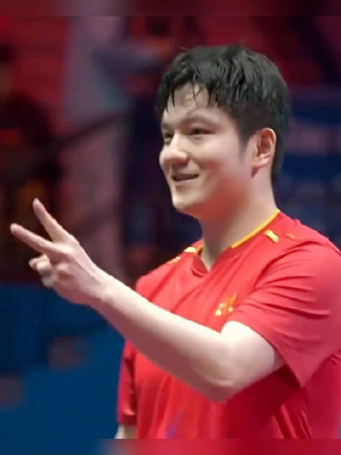 张帅夺大满贯致敬樊振东，复刻全运会冠军手势