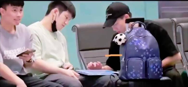 沙特机场樊振东林高远下棋玩游戏