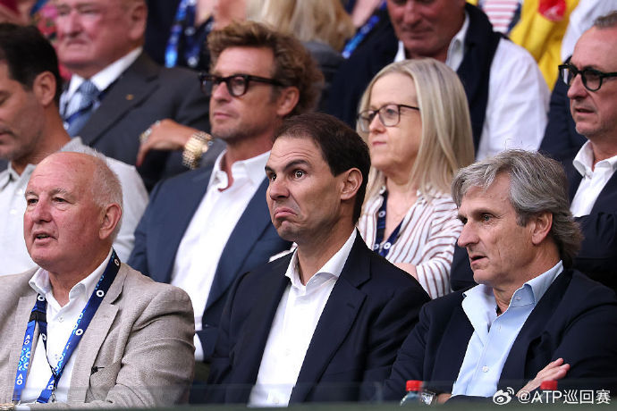 阿尔卡拉斯逆转德约首夺澳网，成最年轻男单全满贯