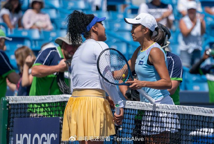 张帅是如何从竞技心理学角度解释她愿意接受球迷场边指导的？