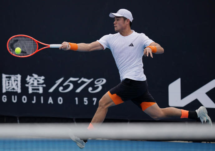 中国男单选手商竣程、张之臻等人在2026年澳网正赛表现如何？