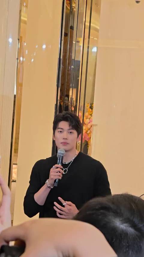 宝宝又侃侃而谈了