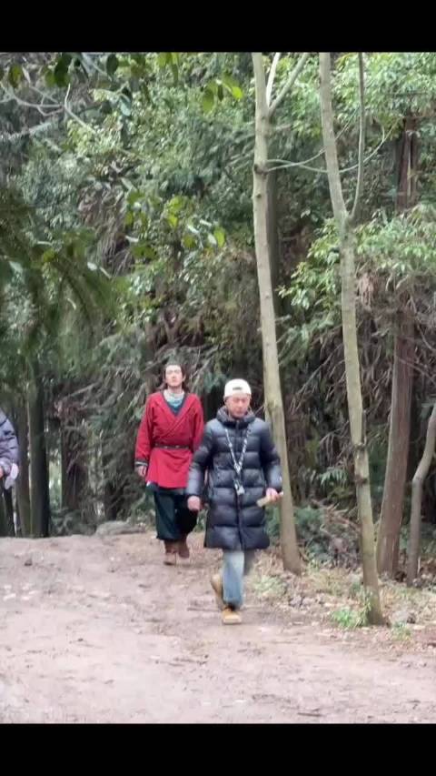 林更新被夸好帅嘴角根本压不住一点