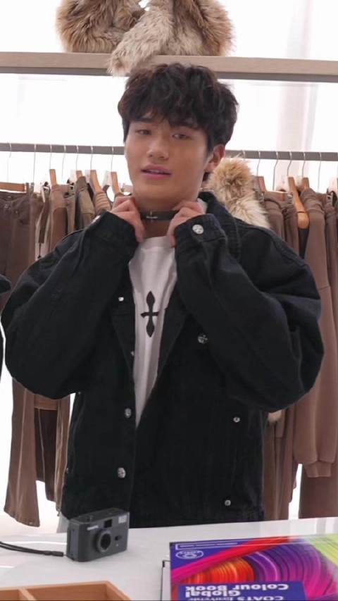 曹格邹市明儿子与肖添仁同框亮相