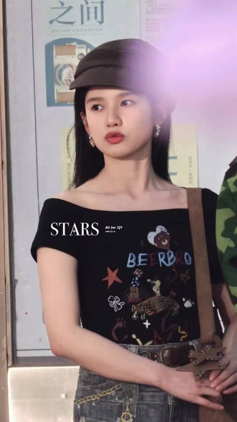 叽里咕噜说啥呢，太萌了我们任总@张婧仪