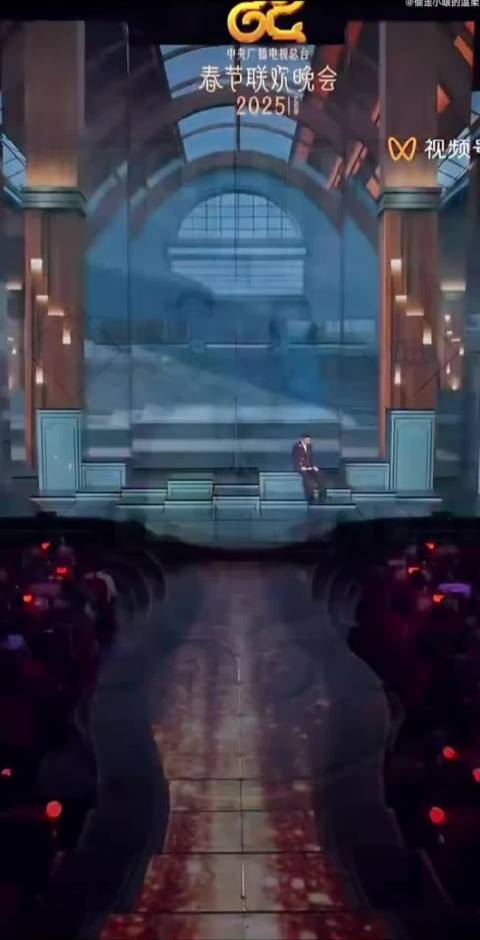 回顾王一博2025央视春晚舞台