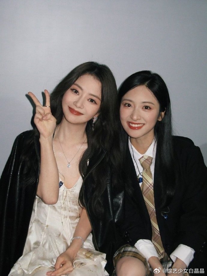 沈月谭松韵客栈重逢互动亲密，网友直呼分不清