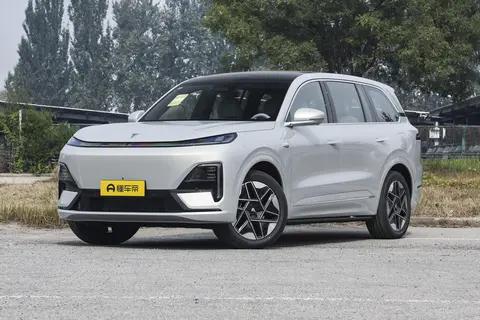 7个行李箱+下沉式暗格，深蓝S09的空间魔法让长途旅行告别焦虑