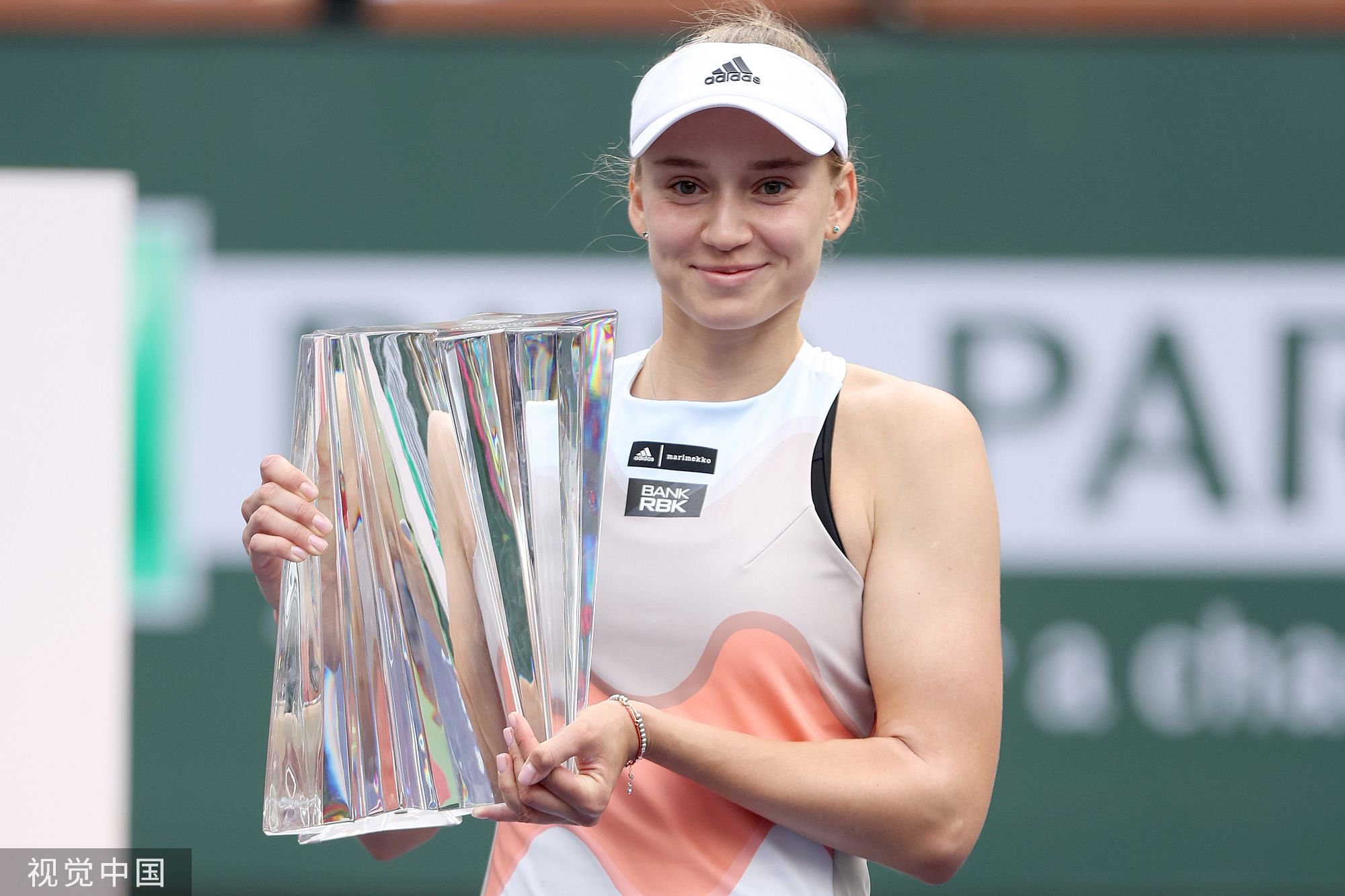 WTA1000印第安维尔斯赛 莱巴金娜横扫萨巴伦卡夺冠