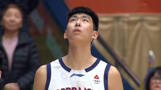 山东男篮逆转广州,陶汉林16+8完胜徐昕 高诗岩14+7 故意罚球不进