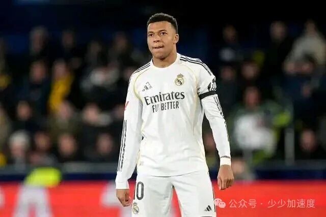 西甲争冠变天!姆巴佩双响+勺子点球绝杀,皇马5连胜登顶,巴萨被甩身后