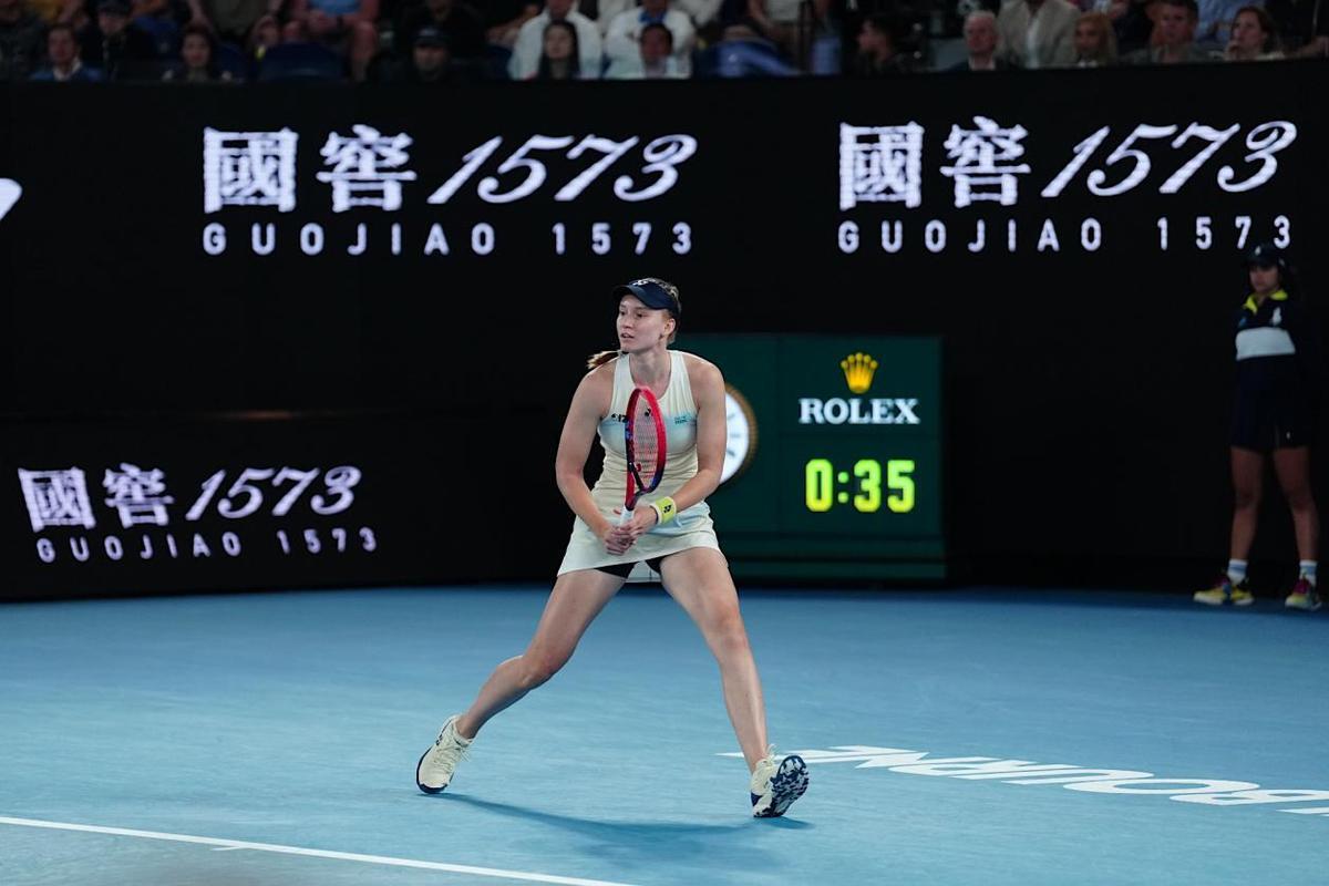 破冰加冕!莱巴金娜2-1击败萨巴伦卡,国窖1573见证胜利时刻