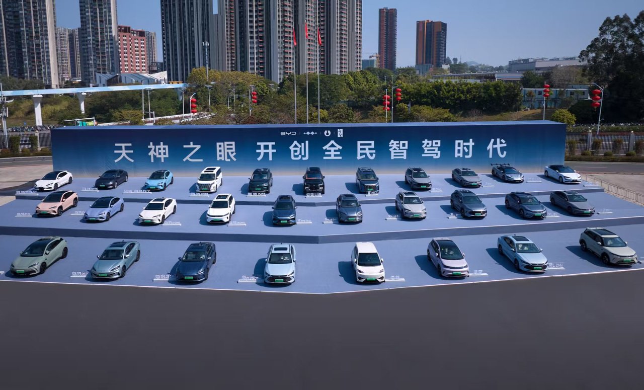 比亚迪再破智驾难题，承诺对智能泊车安全兜底