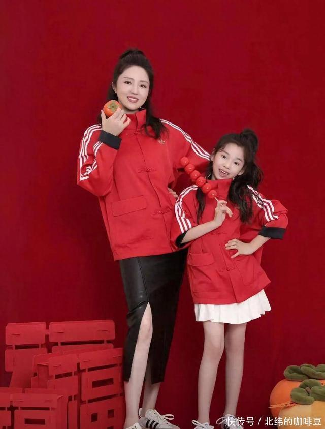 都说他们是内娱四大血亲圣体,没有血缘关系,却像一个模子出来的