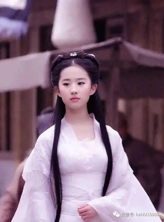 06版《神雕侠侣》选角,官宣是周迅出演小龙女,为何换成刘亦菲?